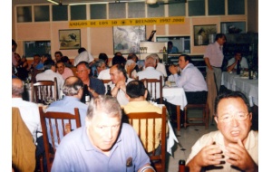 25 - En el restaurante Oasis - 2001